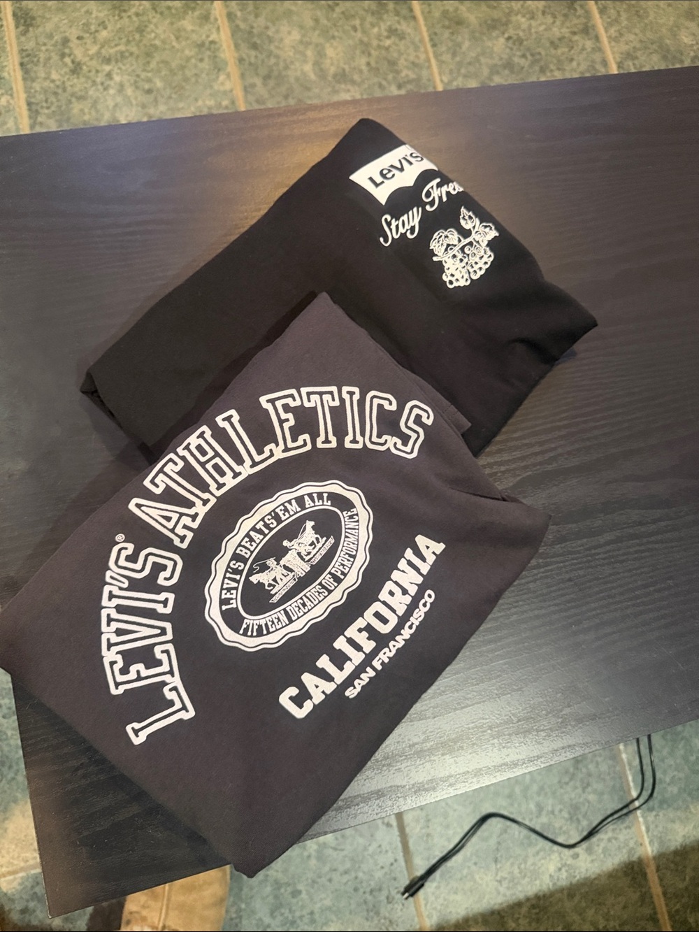 XL 2 shirts Levi's Black California Athletics Graphic Tee